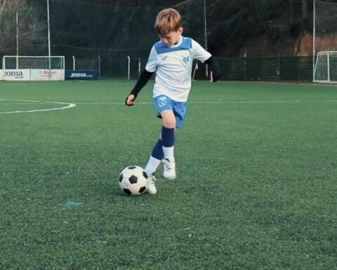 41 Gola Në 10 Ndeshje, 8 Vjeçari Që Po Mahnit Me Talentin E Tij!