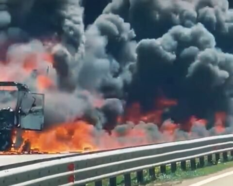 664255804 2031266027736999 3921339921828456999 N