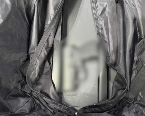 Aeroporti I Prishtinës: All:ti Në Valixhen E Një Udhëtareje, Jo Parfum