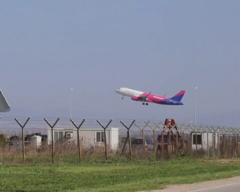 Anulohen Disa Fluturime, Aeroporti E Ministri Aliu Me Arsyetime Të Ndryshme