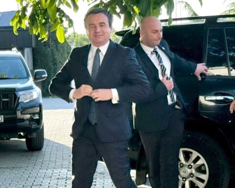 Eskorta E Kurtit Gjuhet Me Vezë, Suspendohen Tre Policë