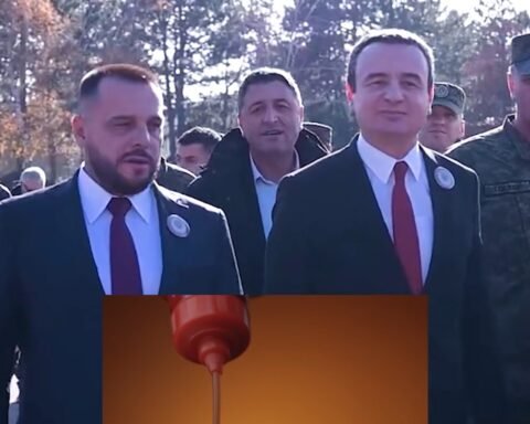Kurti Harron Fabrikën E Keçapit, Synon Një Për Municion