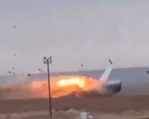Kush E Rrëzoi Avionin Në Kazakizstan, Zogjtë Apo Rusia?