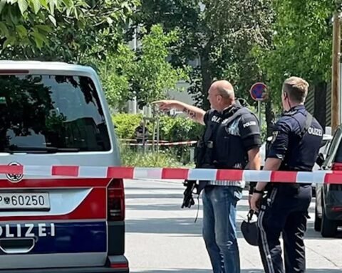 Masa:kër Në Një Shkollë Në Austri, Mes Vikti:mave Edhe Një Vajzë Nga Kosova