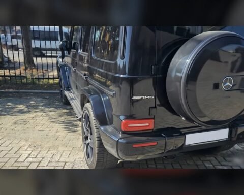 Mercedesi 160 Mijë € Sekue:strohet Në Suharekë, Pronari E Largoi Nga Gjermania Për T’i Ikur Borxhit