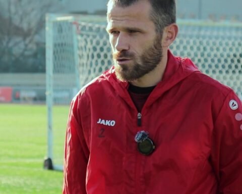 Një Ditë Me Futbollistin Legjendar, Armend Thaqi!