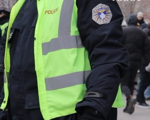 Rra:hën Tre Policë, Arre:stohen Gjashtë Persona Në Veri