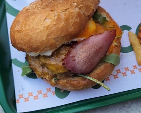 Sandviçët Dhe Hamburgerët Më Të Mirë Në Prishtinë, Shija 10 Nga 10 Shenjester.net