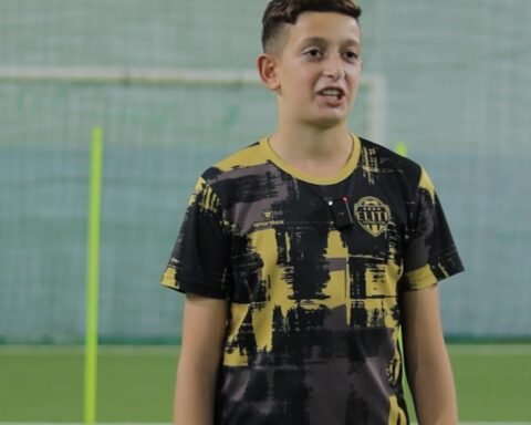 Talenti Riad Muçaj, Një Kombinim Mes Xhakës E Kroos