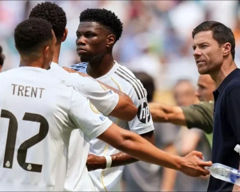 Real Madrid S Xabi Alonso Talks To Players 18 June 202516 1206x678