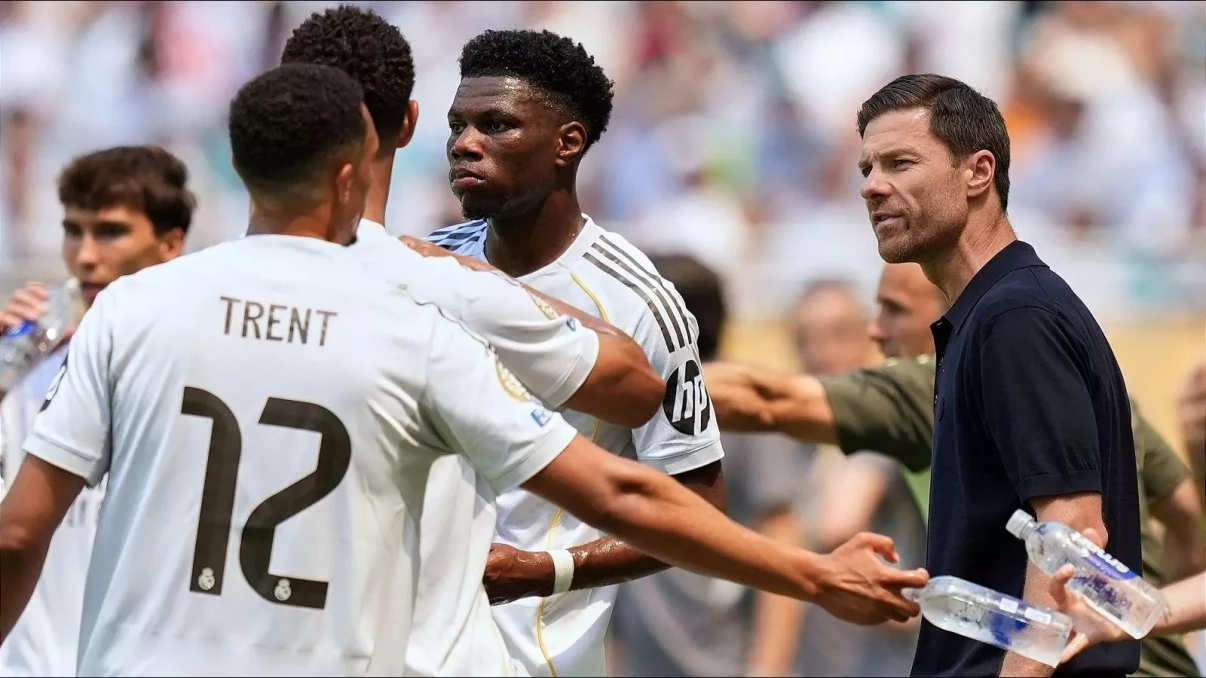 Real Madrid S Xabi Alonso Talks To Players 18 June 202516 1206x678